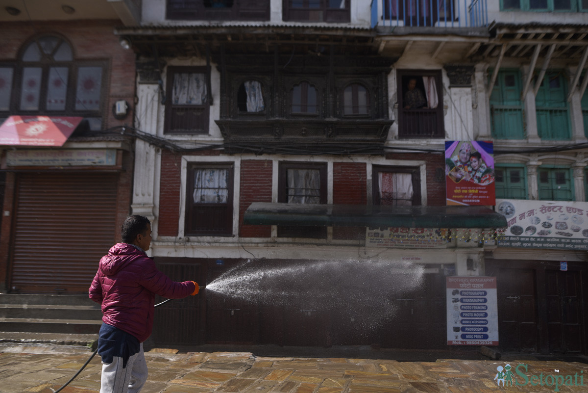 https://raracms.setopati.com/uploads/shares/2020/sujita/spray at kathmandu/Disinfection spraying (1).JPG